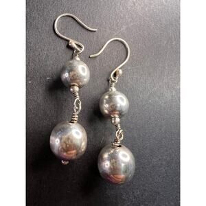 Vintage sterling silver graduated ball dangling earrings